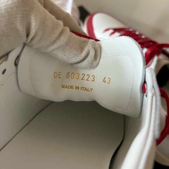 Saint Laurent men’s Court Classic Leather Low-Top Sneakers - Picture 4 of 14